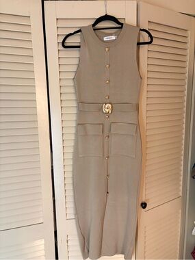 Sleeveless Beige Knit Midi Dress with Gold Buttons